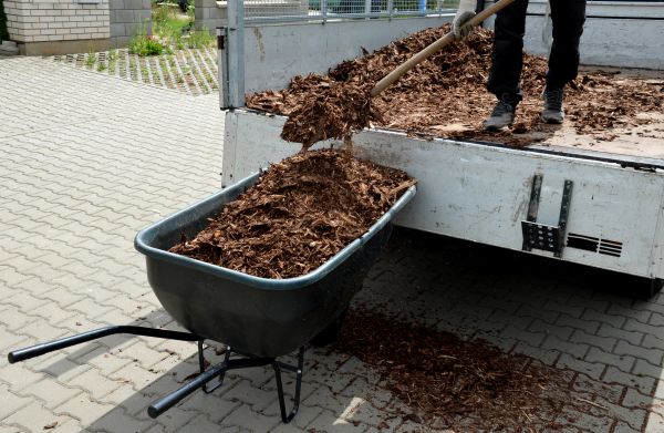Bulk Mulch Delivery in Midlothian